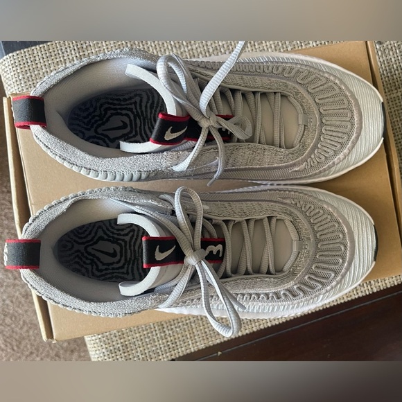 NIKE COSMIC UNITY 3 - Picture 5 of 9